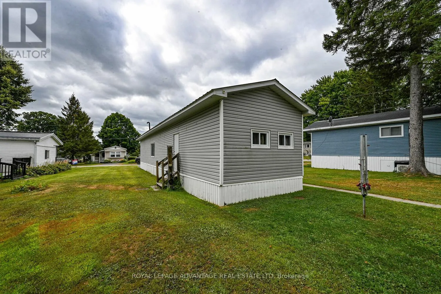 8 BRIDLE PATH N