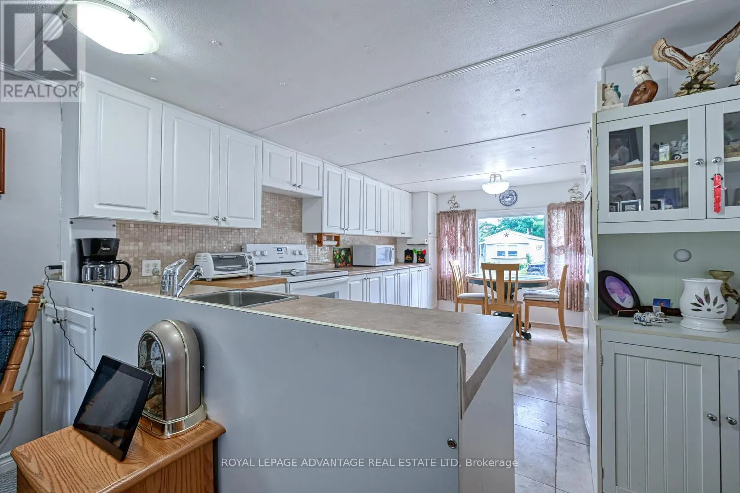 8 BRIDLE PATH N