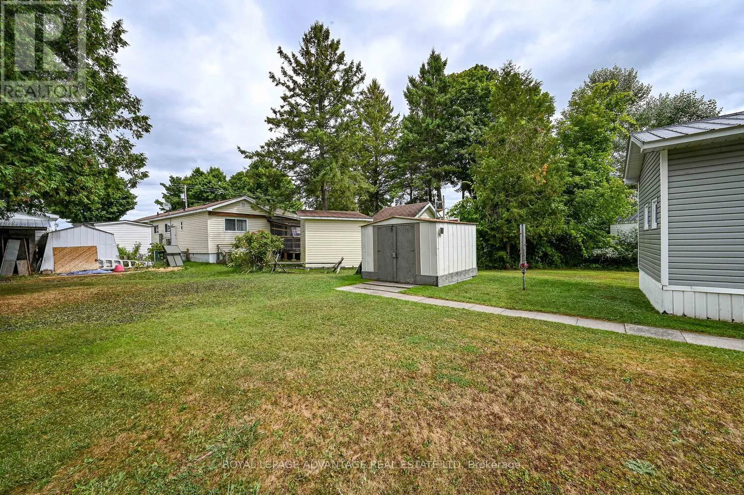 8 BRIDLE PATH N