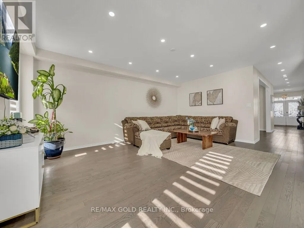 219 DOLMAN STREET