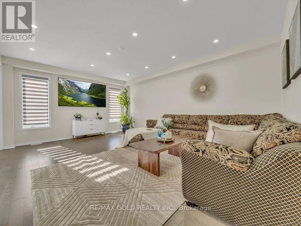 219 DOLMAN STREET