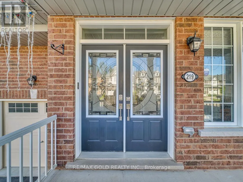 219 DOLMAN STREET