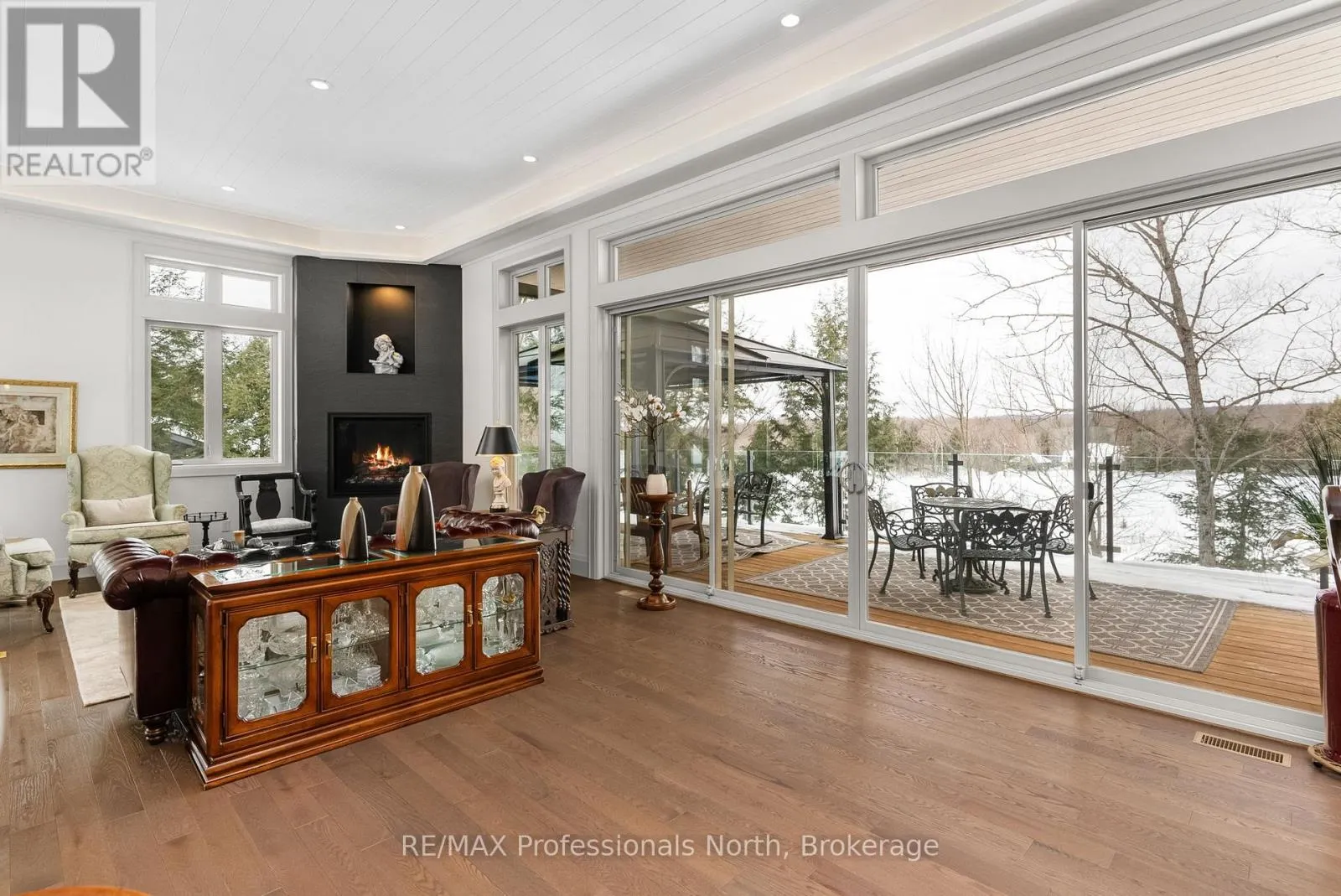 41 CLUBHOUSE DRIVE