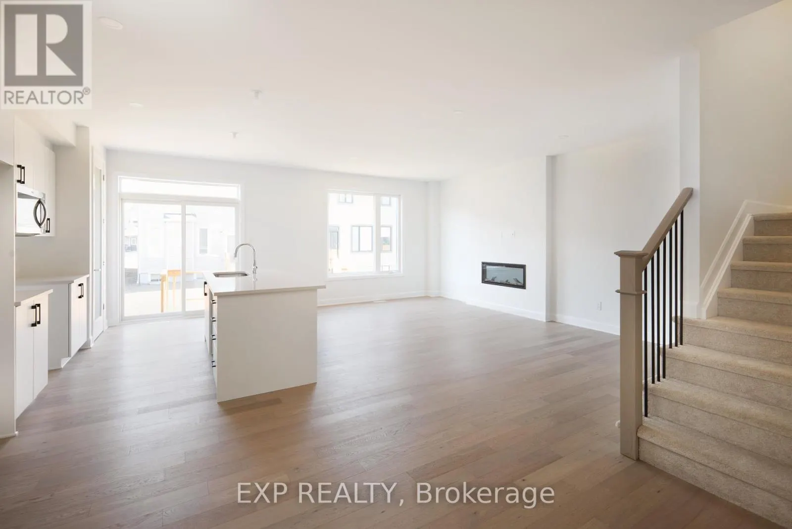 509 ROUNDHOUSE CRESCENT
