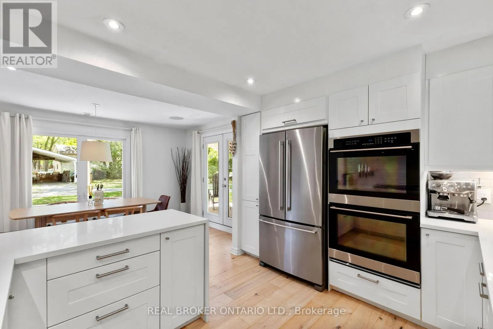 660 BAYVIEW DRIVE