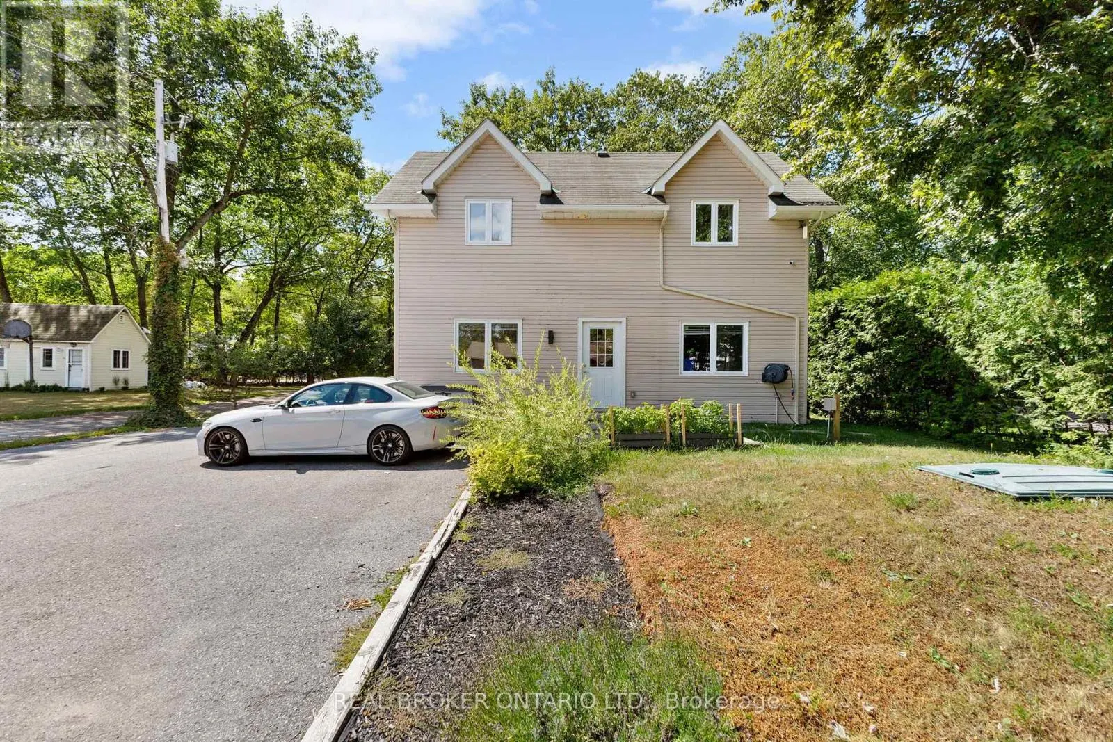 660 BAYVIEW DRIVE