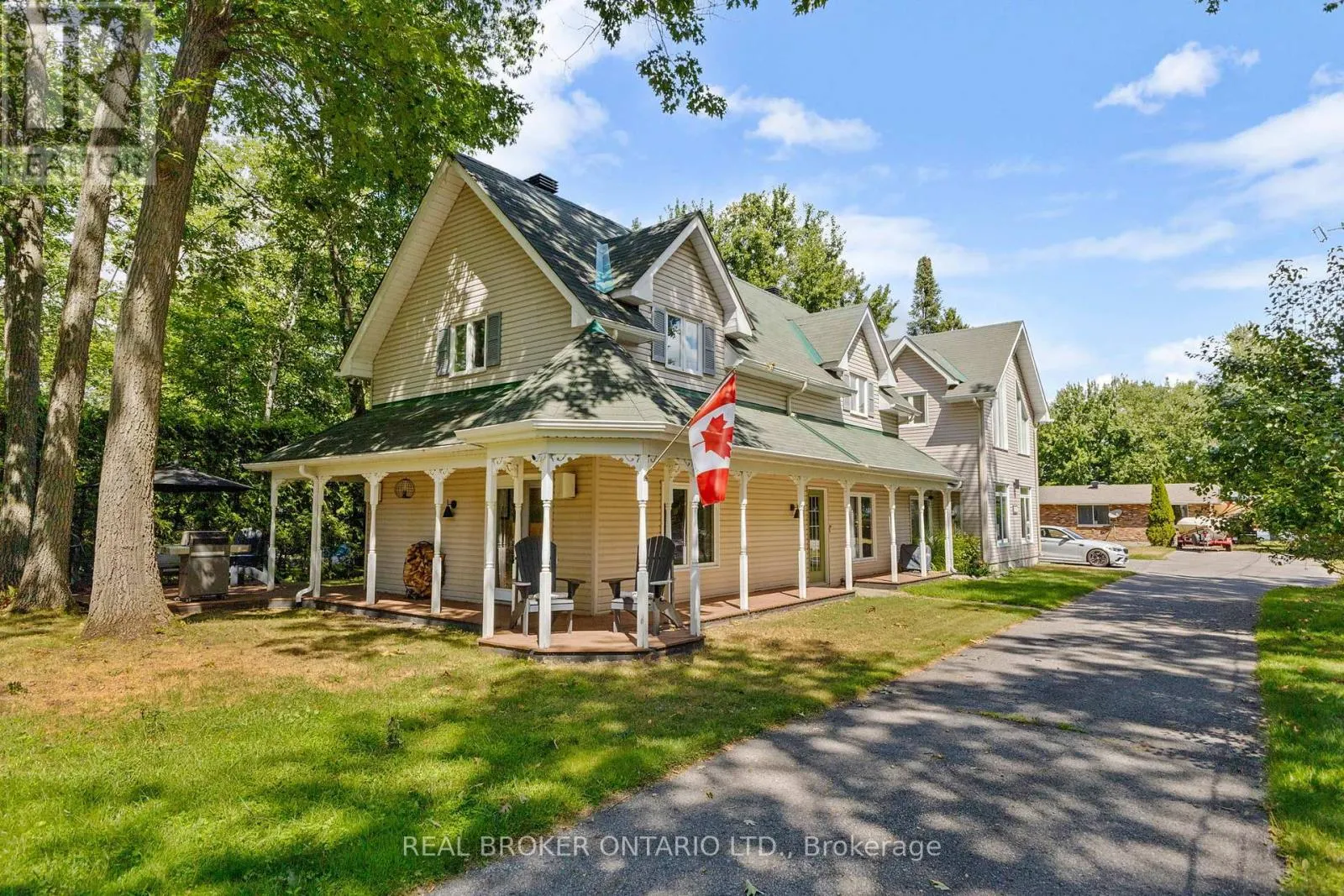 660 BAYVIEW DRIVE