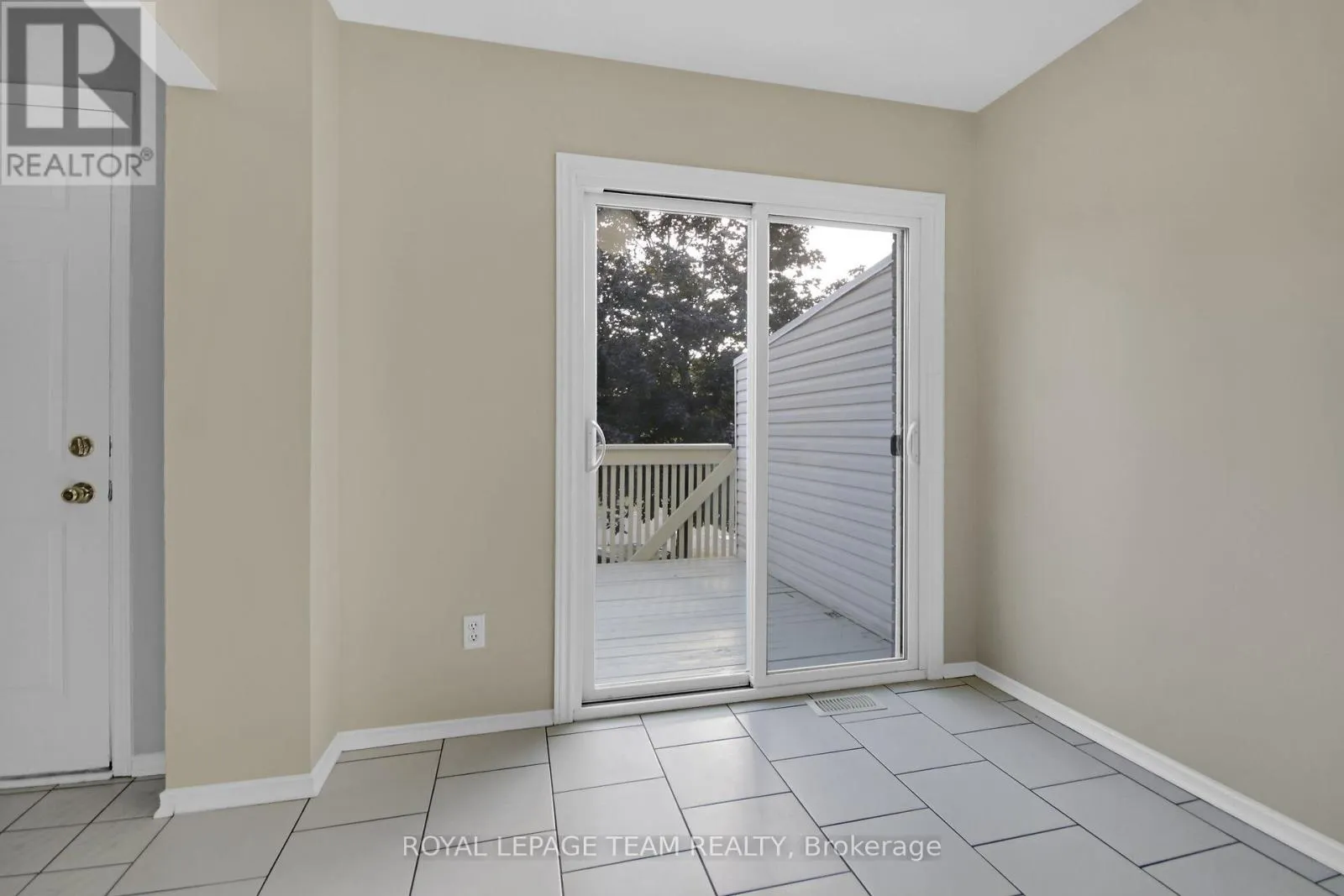 89 THORNBURY CRESCENT