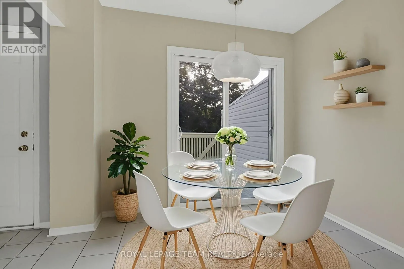 89 THORNBURY CRESCENT