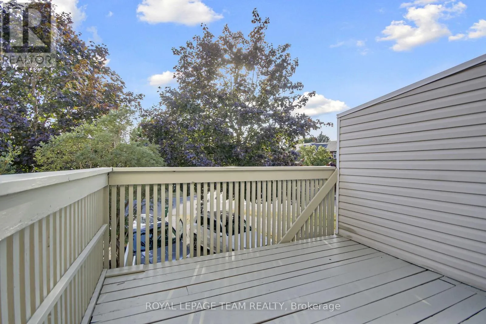89 THORNBURY CRESCENT