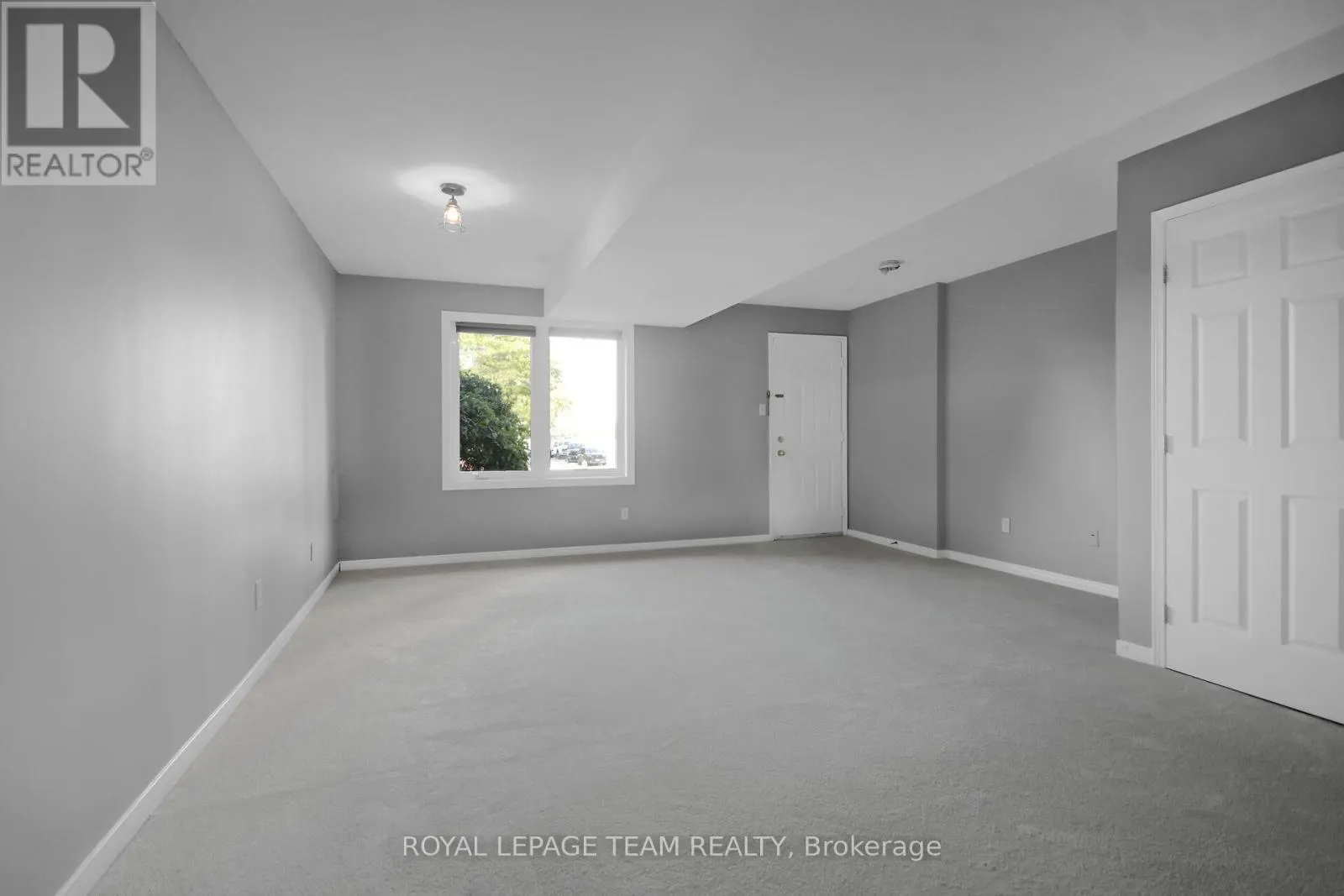 89 THORNBURY CRESCENT