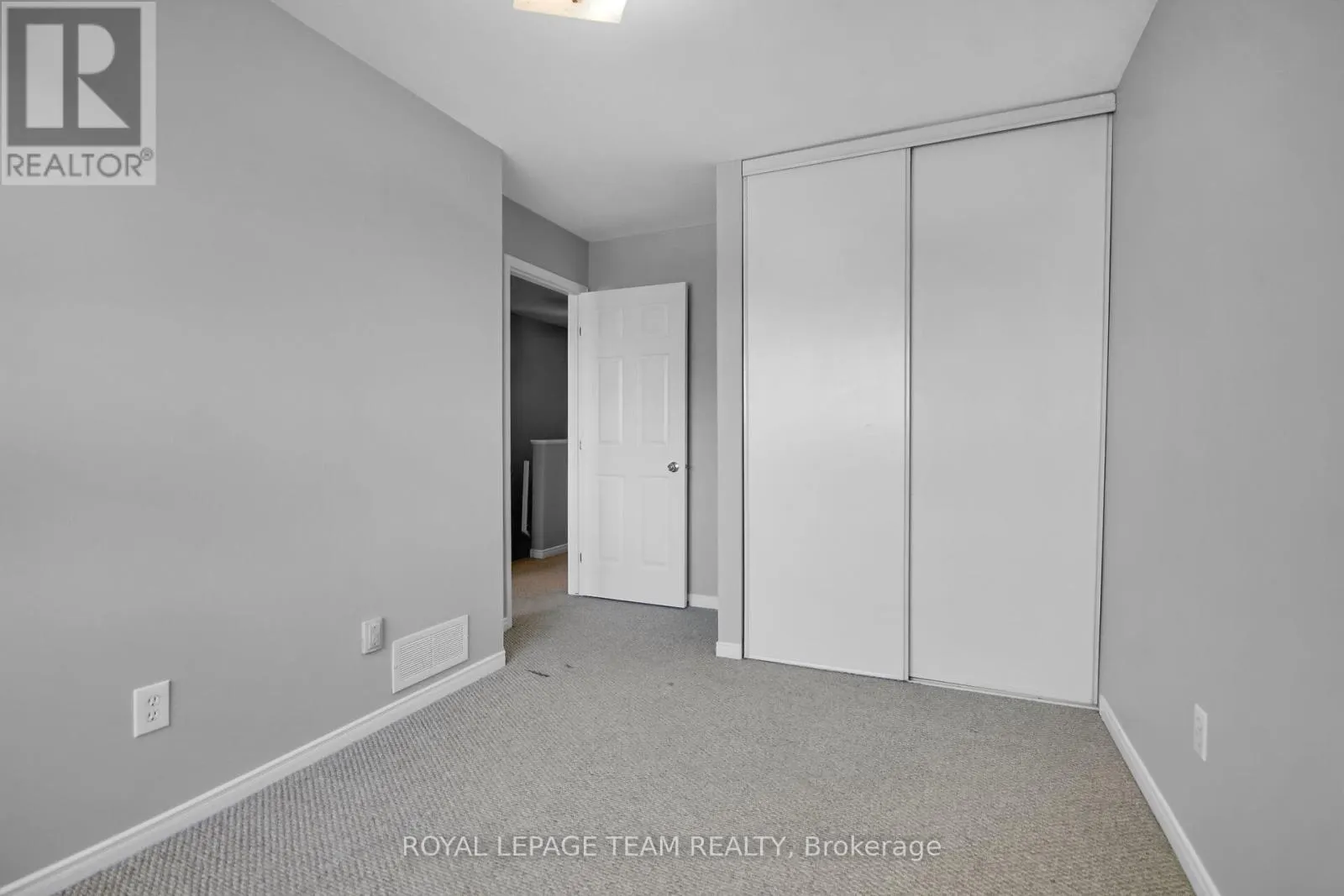 89 THORNBURY CRESCENT