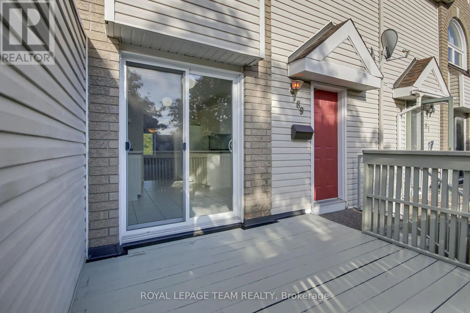 89 THORNBURY CRESCENT