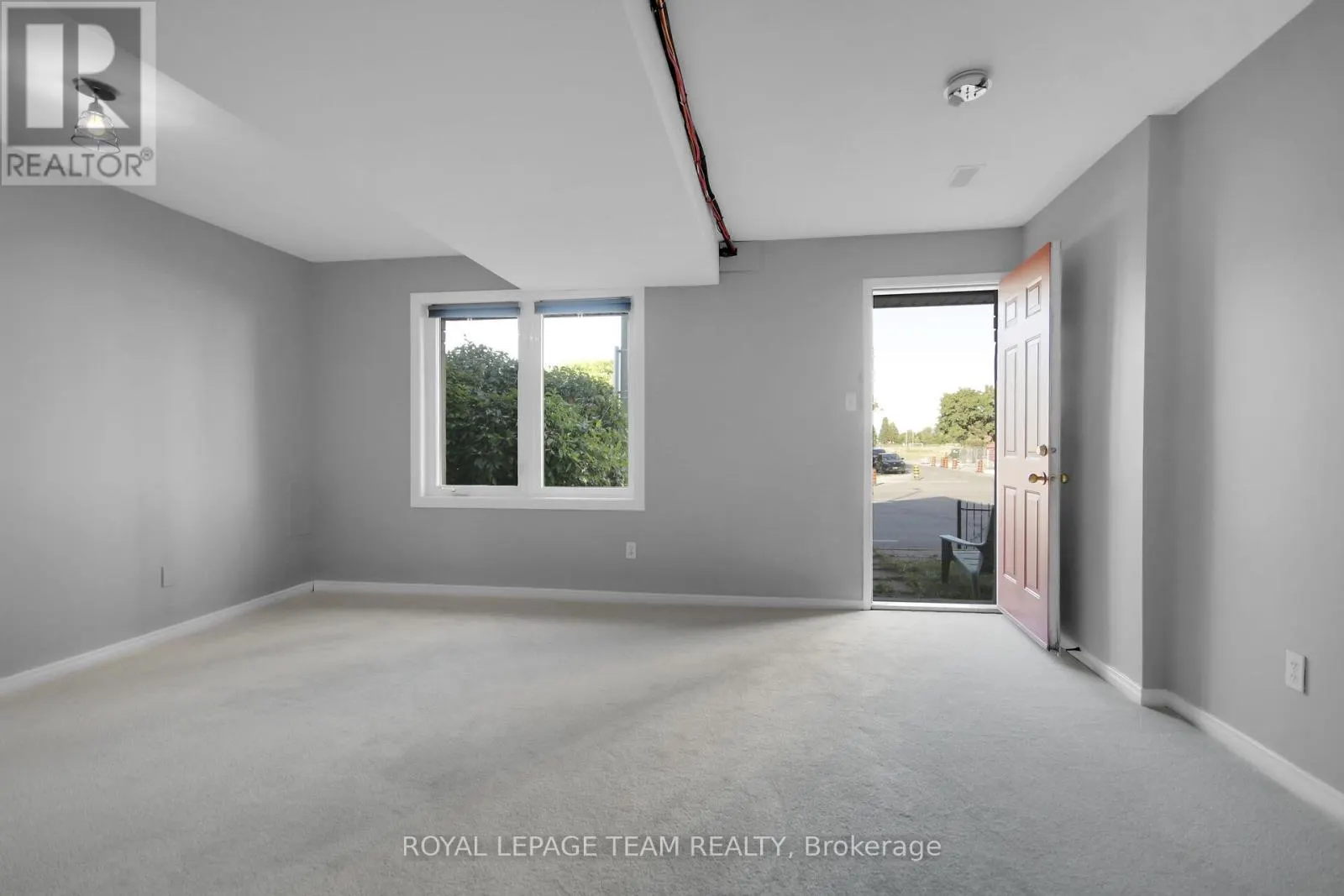 89 THORNBURY CRESCENT