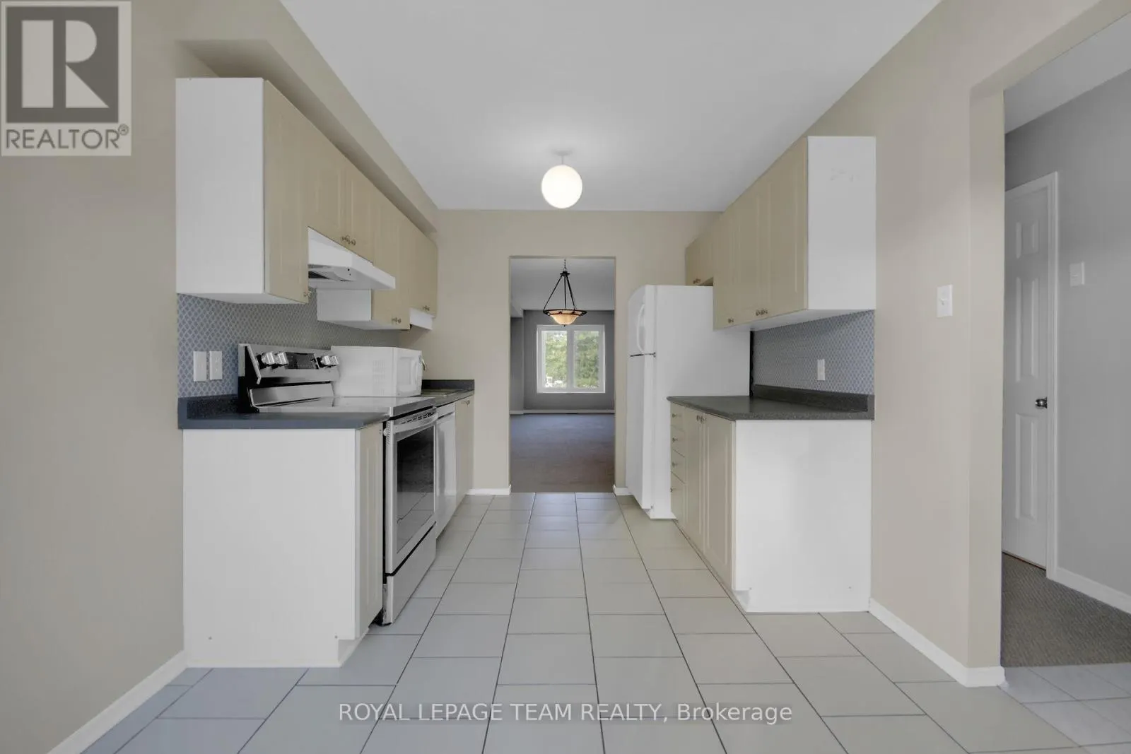 89 THORNBURY CRESCENT