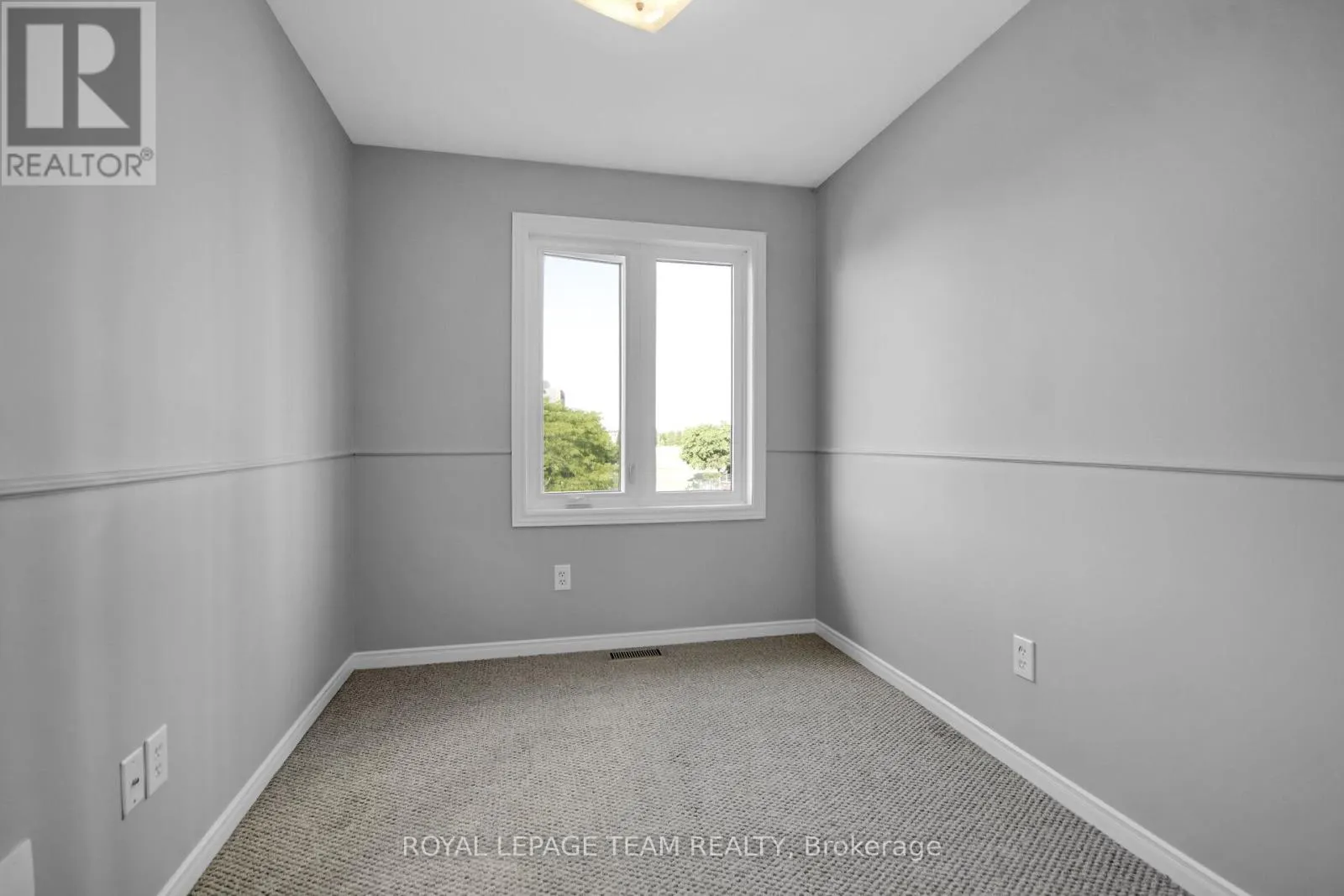 89 THORNBURY CRESCENT