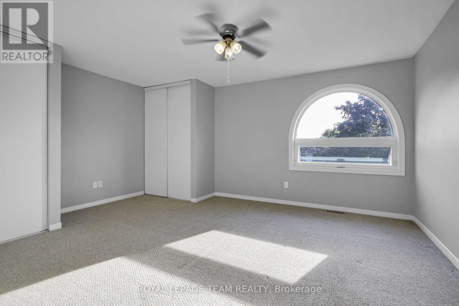 89 THORNBURY CRESCENT