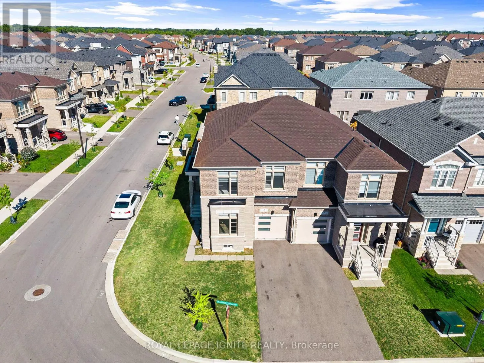 3 MOUNTAIN HEIGHTS PLACE