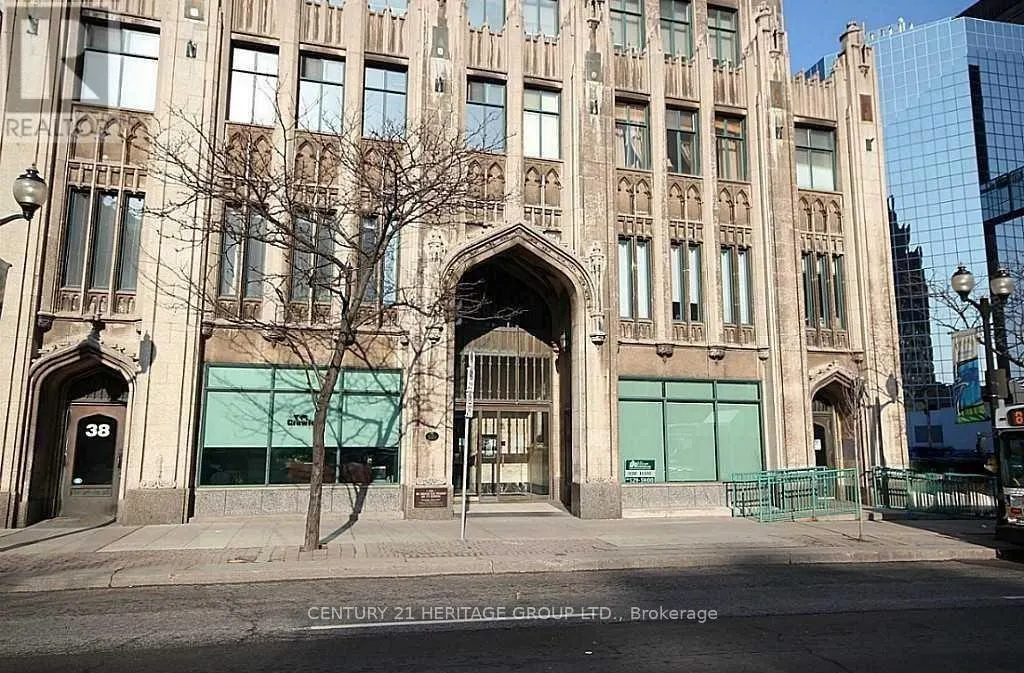 608 - 36 JAMES STREET S
