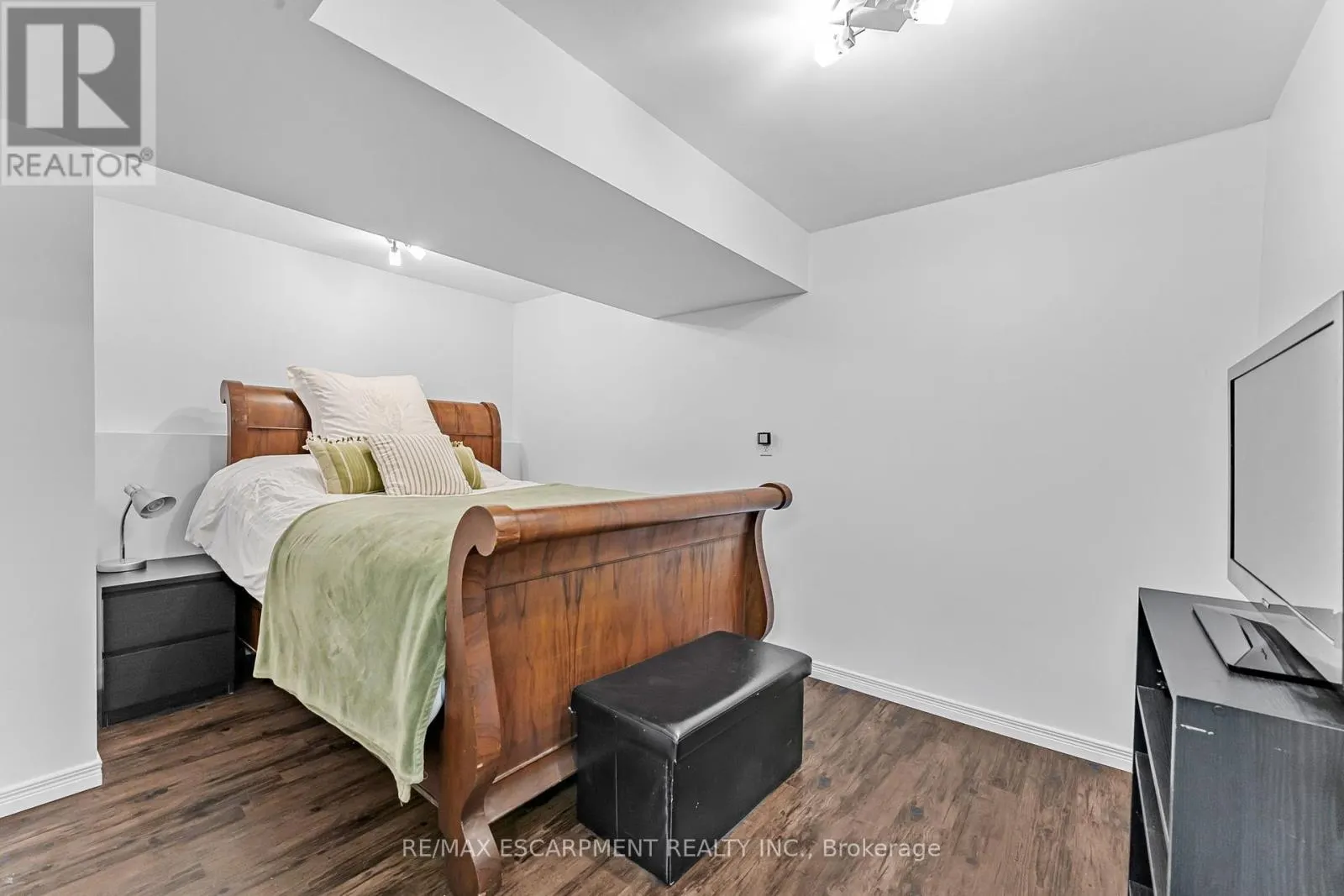 21 SOUTH GRIMSBY ROAD 5
