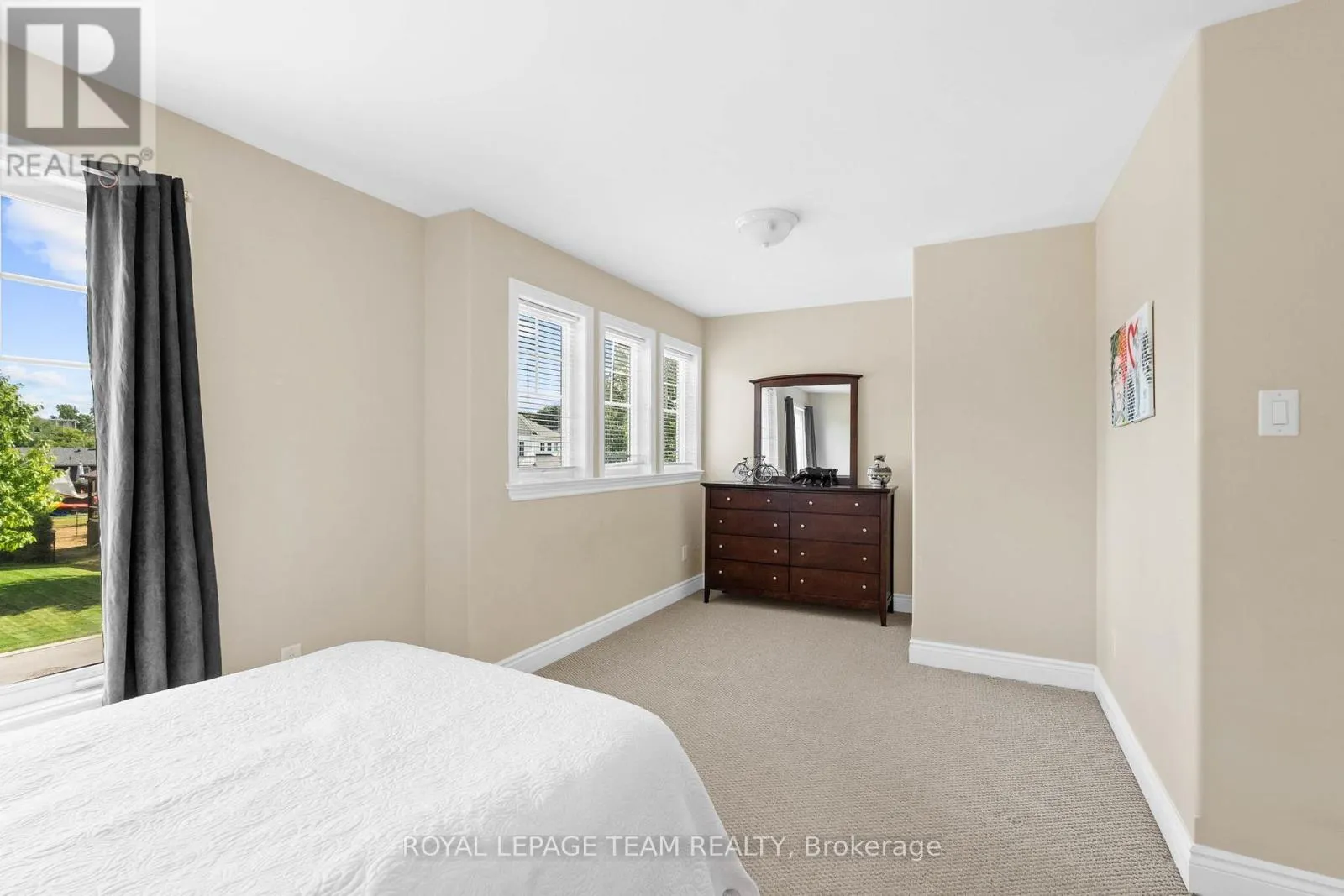 221 SANTIAGO STREET