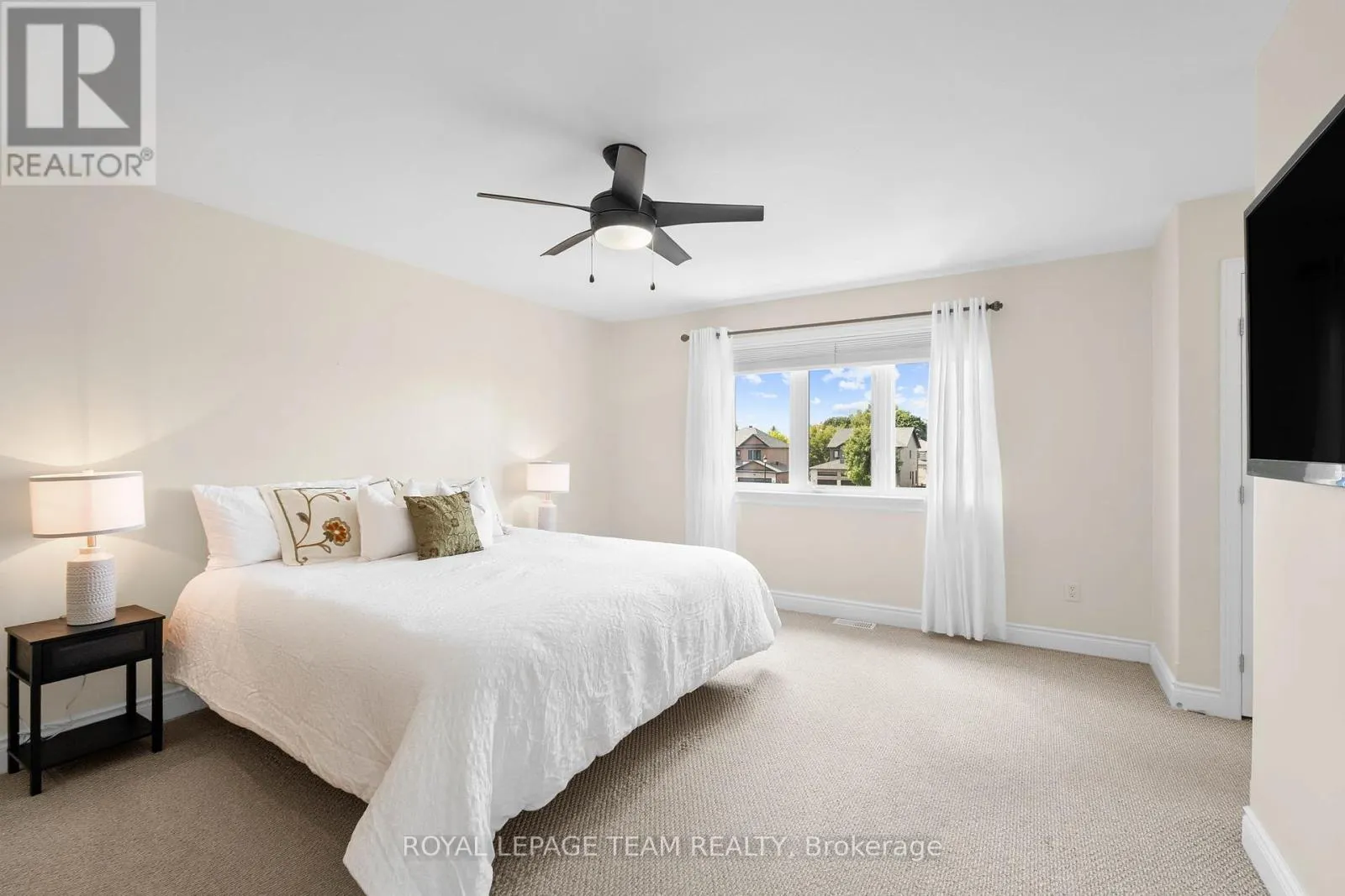 221 SANTIAGO STREET