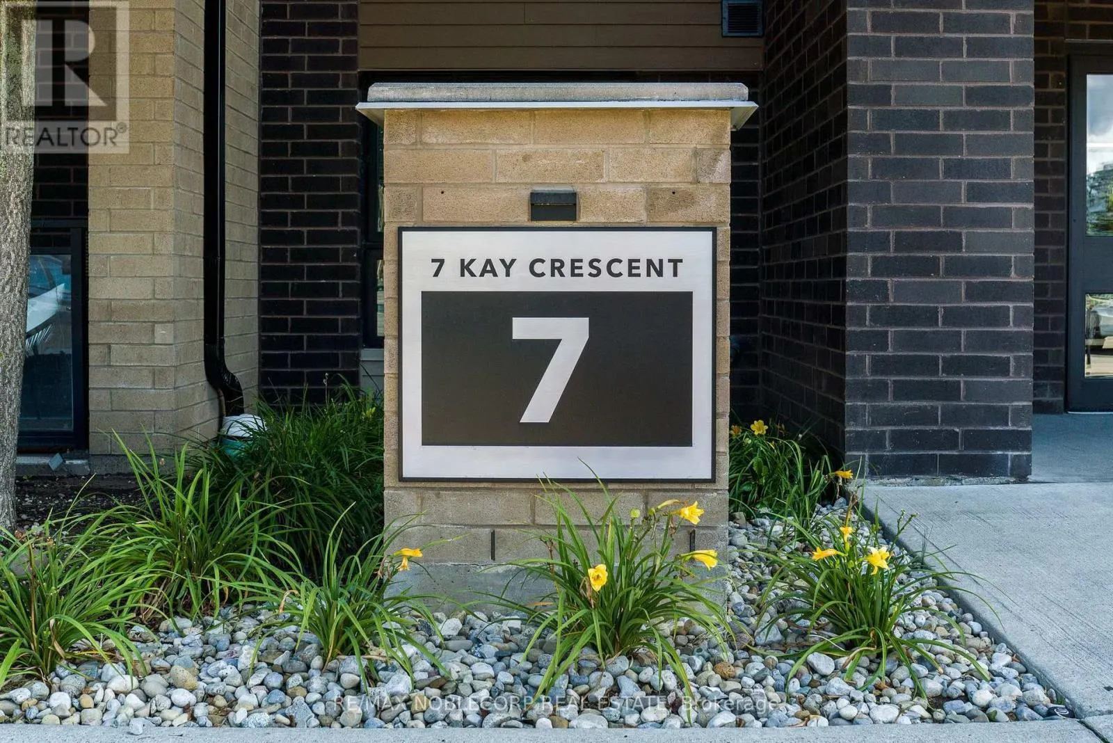 504 - 7 KAY CRESCENT