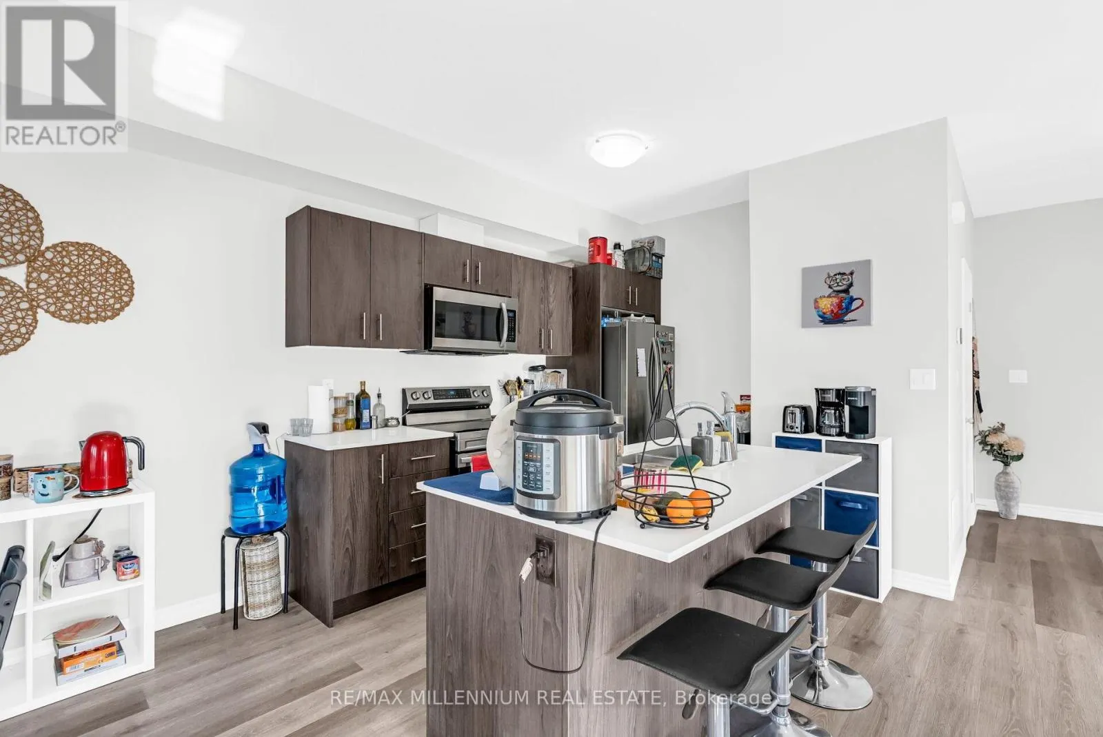 63 - 124 COMPASS TRAIL
