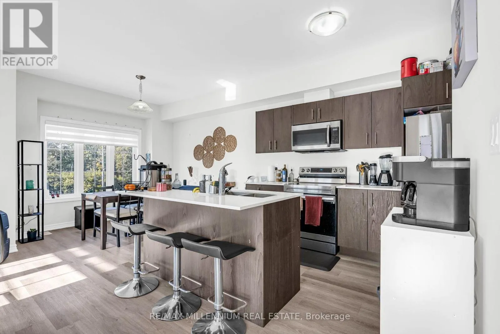 63 - 124 COMPASS TRAIL