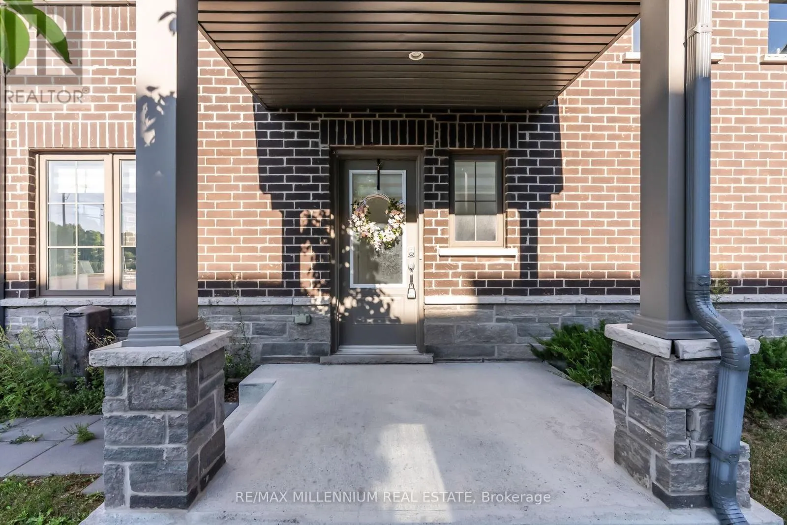 63 - 124 COMPASS TRAIL