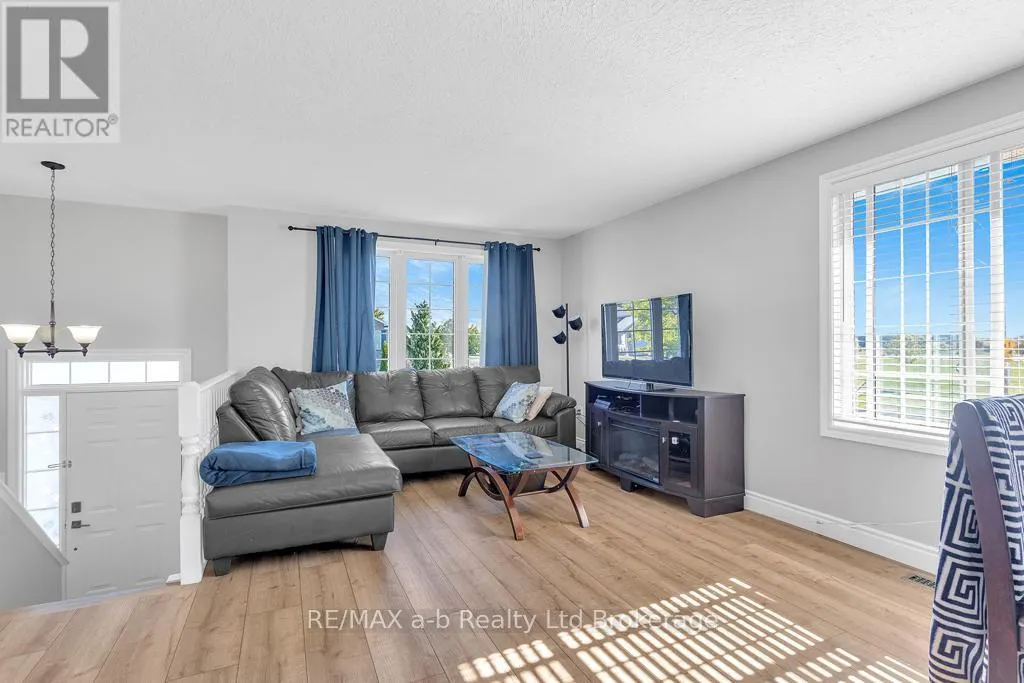72 PONSFORD PLACE