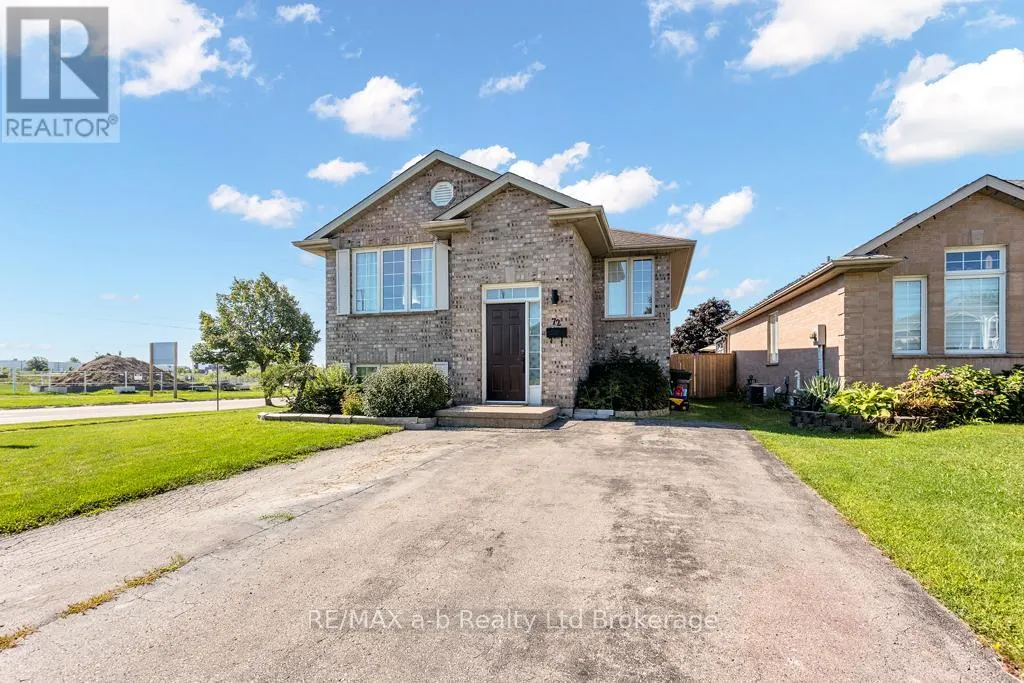 72 PONSFORD PLACE