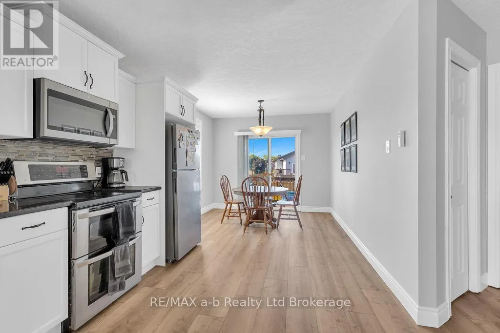 72 PONSFORD PLACE