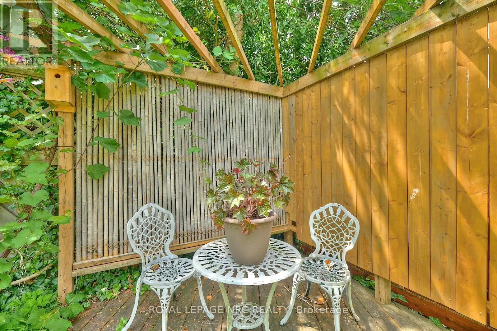 32 THE PROMENADE ROAD