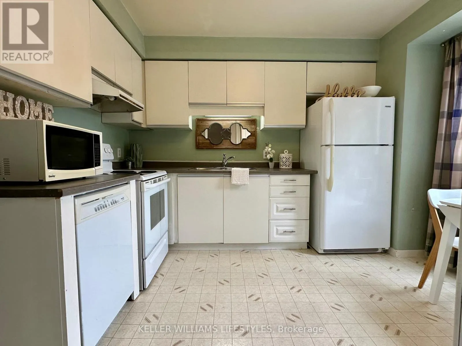26 - 89 HIGHVIEW AVENUE E, #26