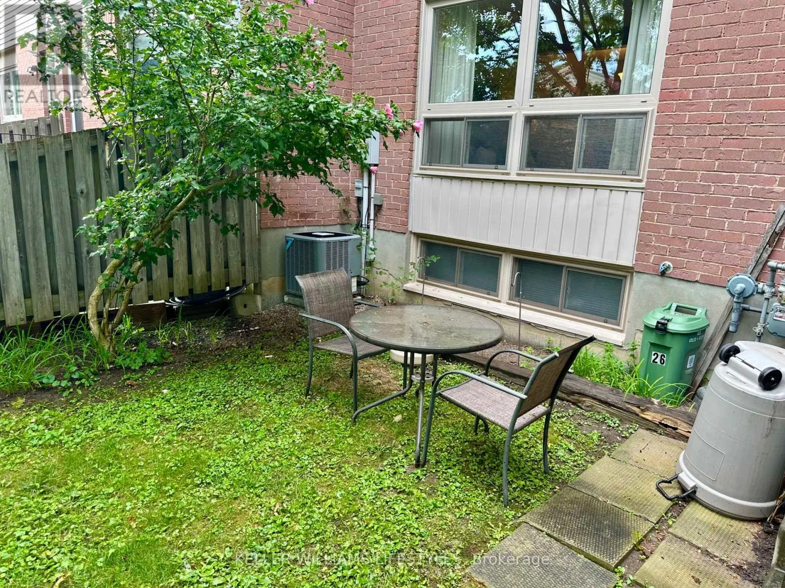 26 - 89 HIGHVIEW AVENUE E, #26