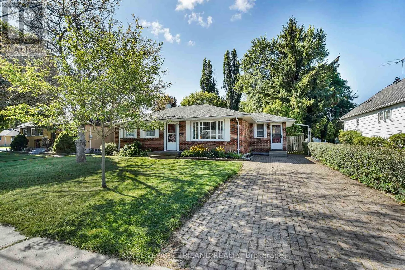 61 CHURCHILL CRESCENT