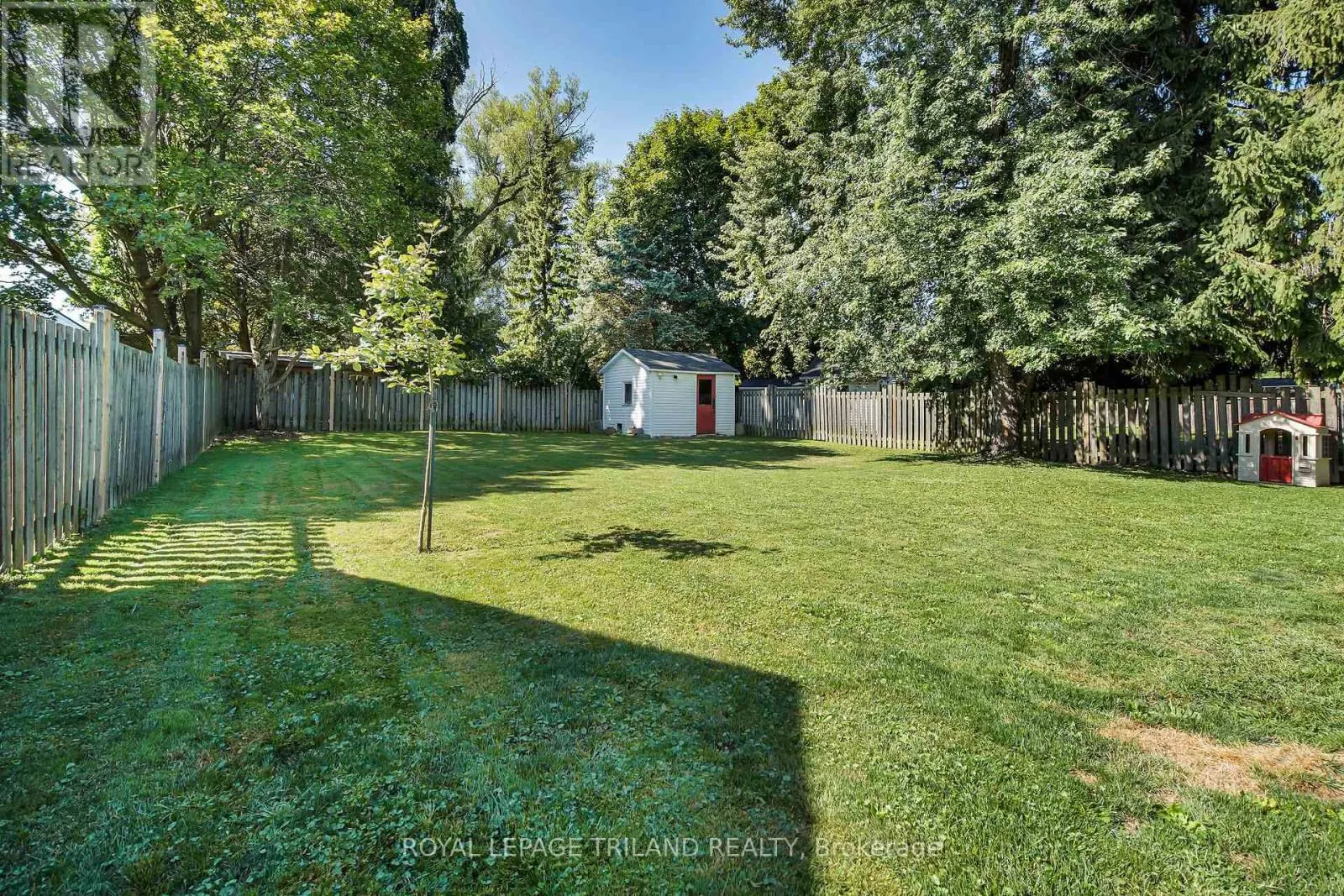 61 CHURCHILL CRESCENT