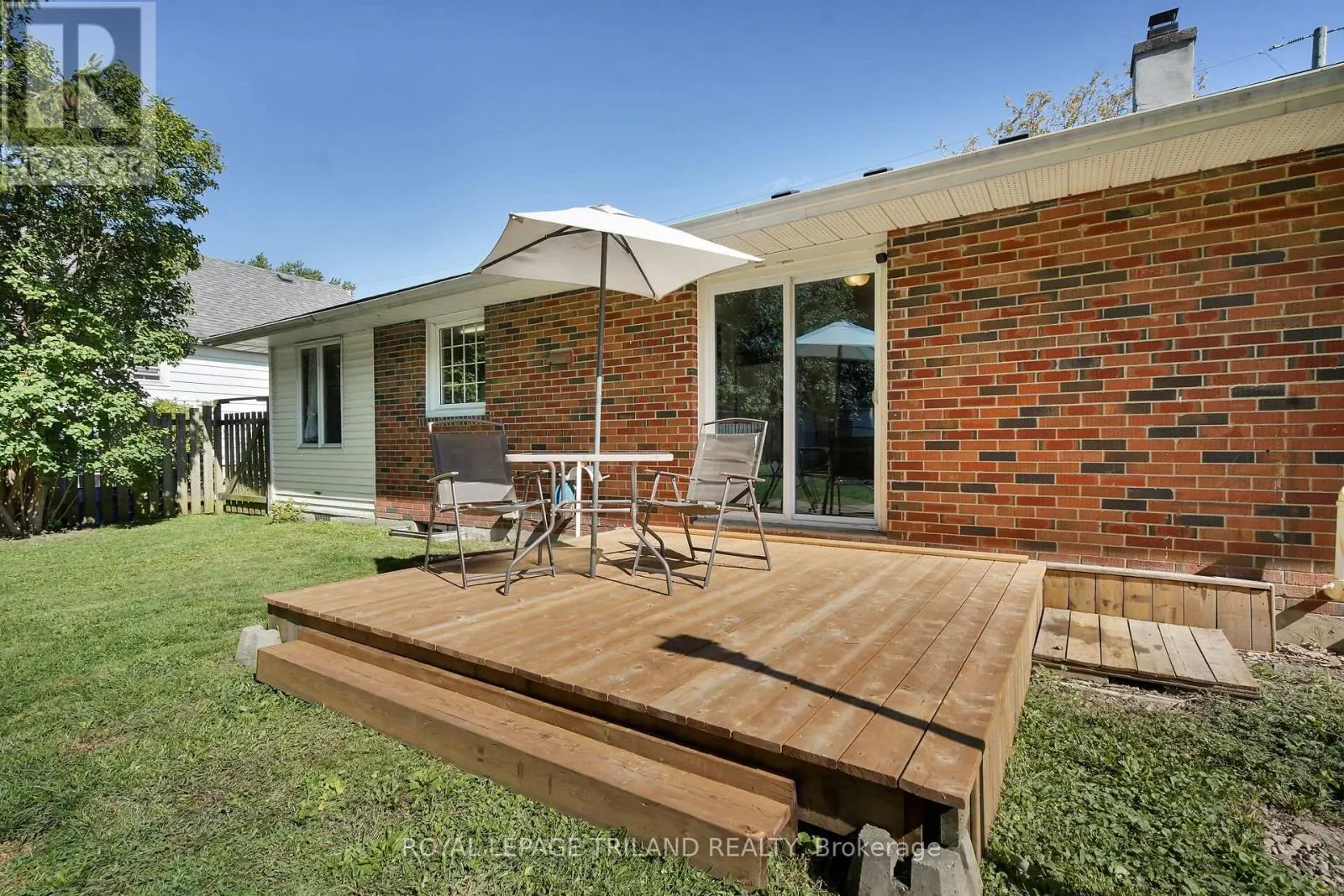61 CHURCHILL CRESCENT
