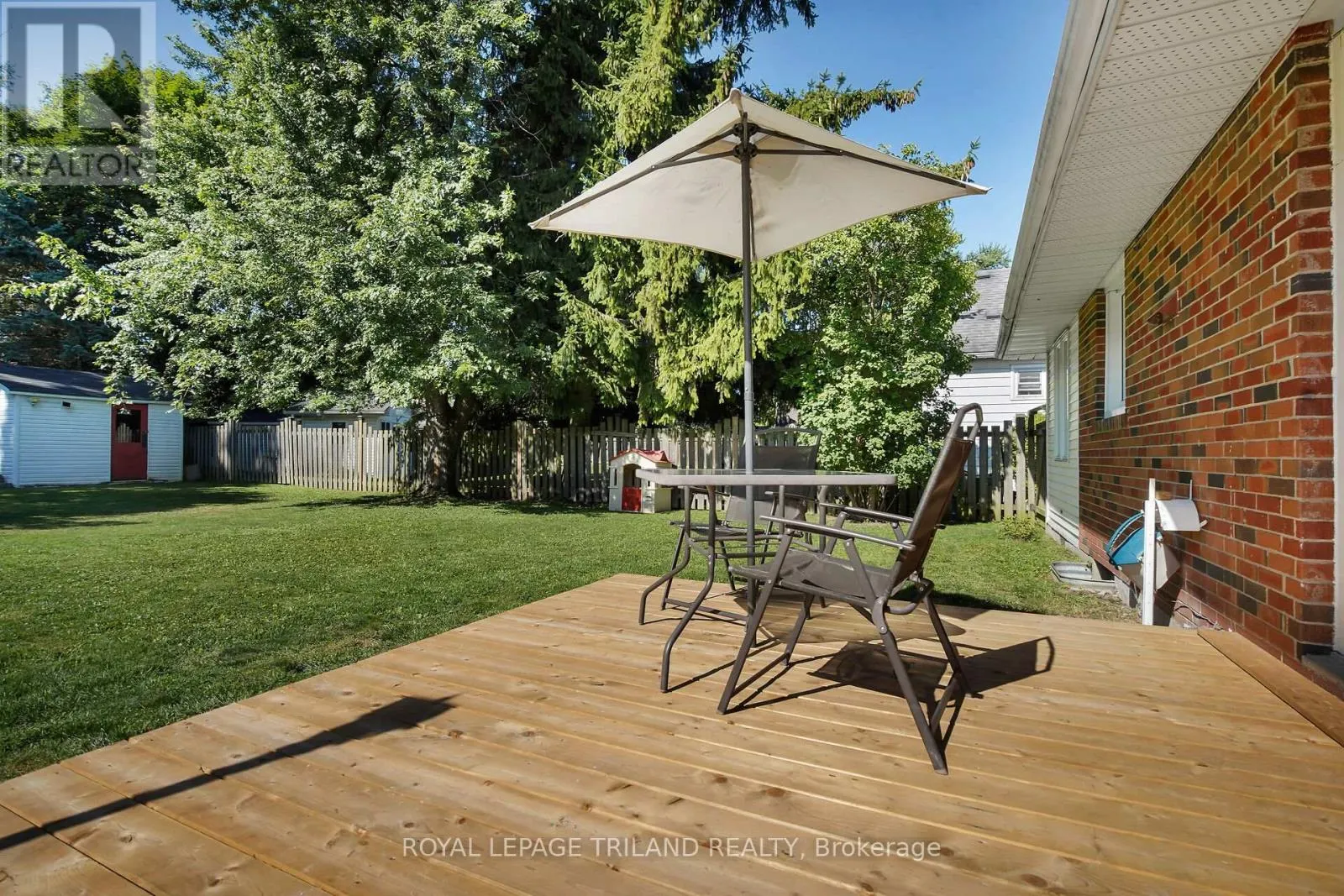 61 CHURCHILL CRESCENT