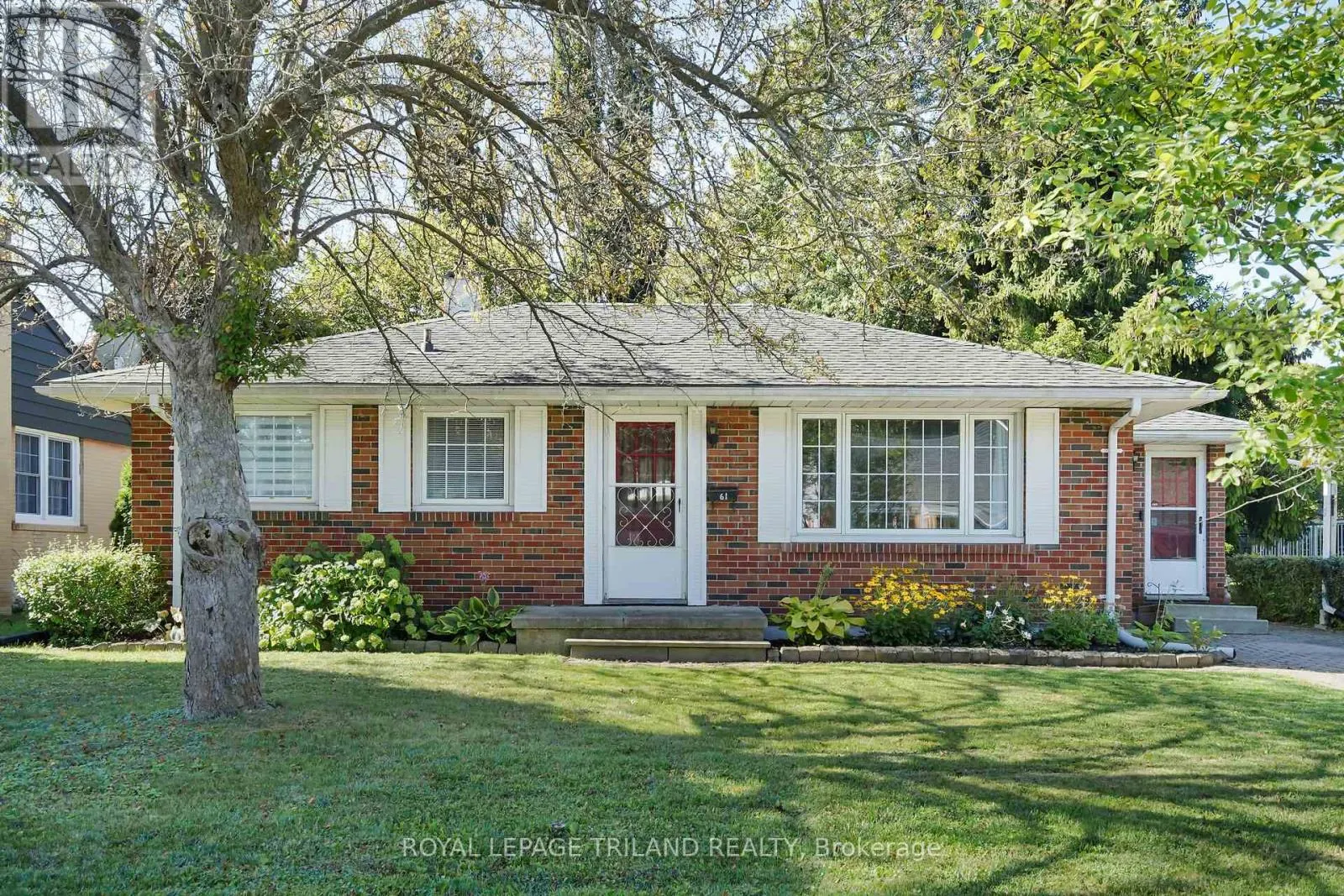 61 CHURCHILL CRESCENT