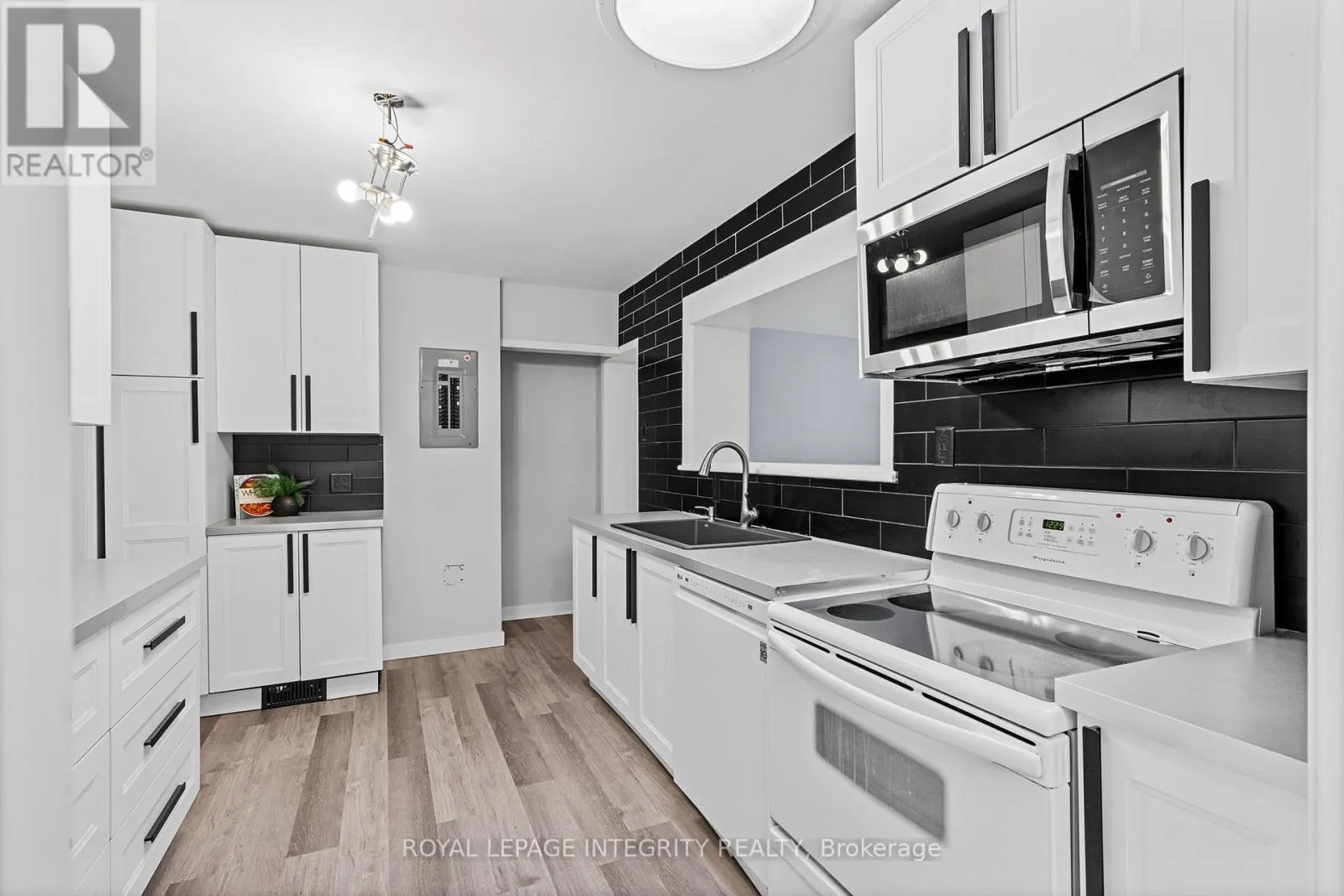 1116 CLINE CRESCENT