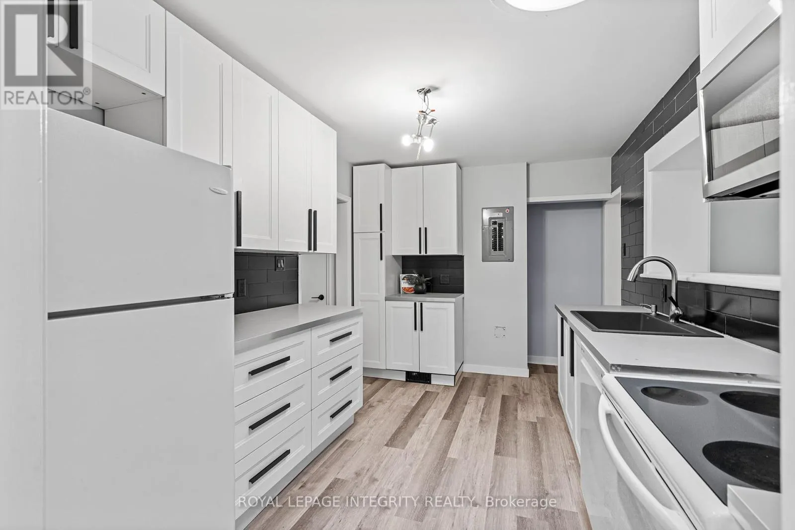 1116 CLINE CRESCENT