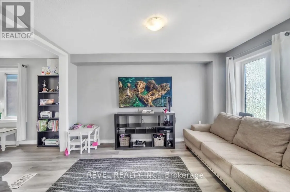 320 MOODY STREET