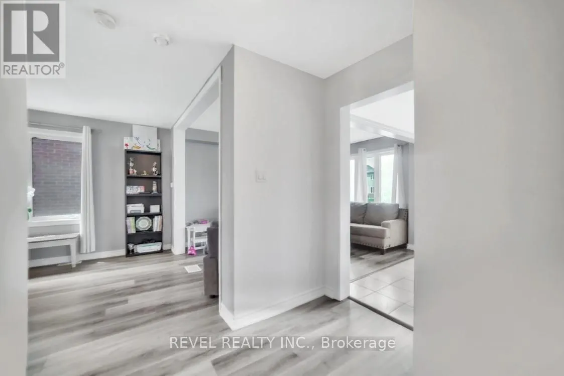 320 MOODY STREET