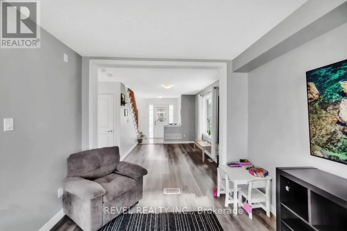 320 MOODY STREET