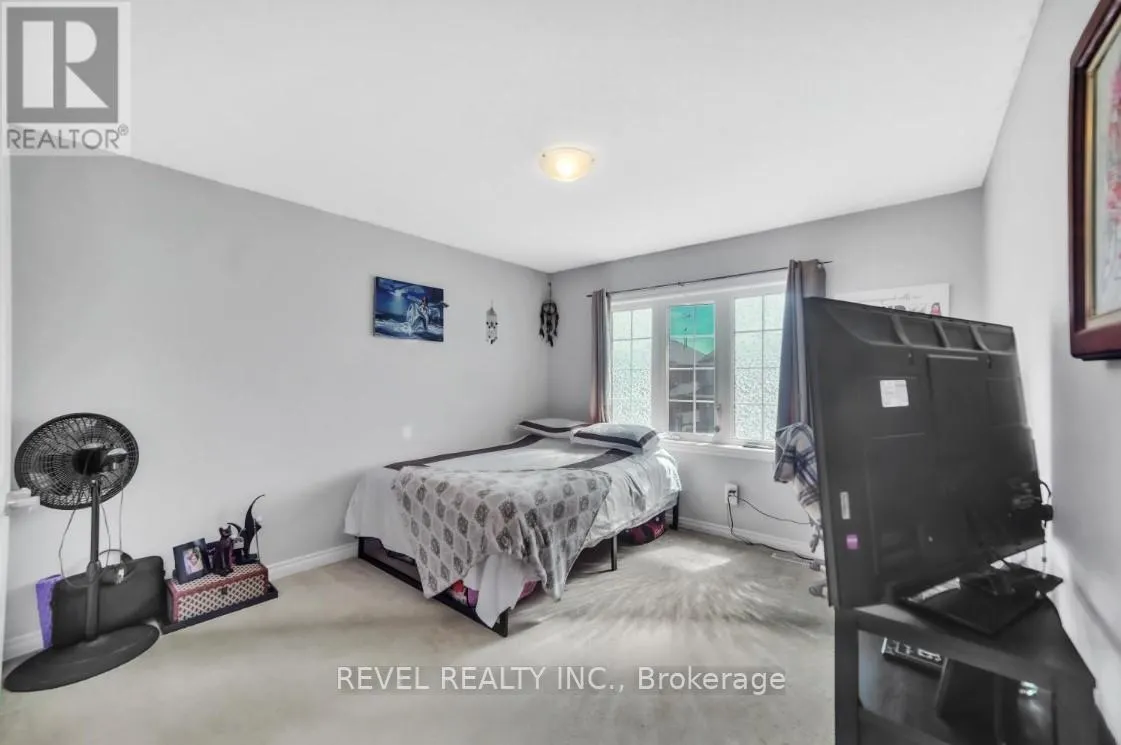 320 MOODY STREET