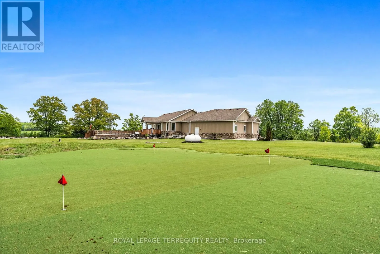 360 CONCESSION 6 EAST ROAD