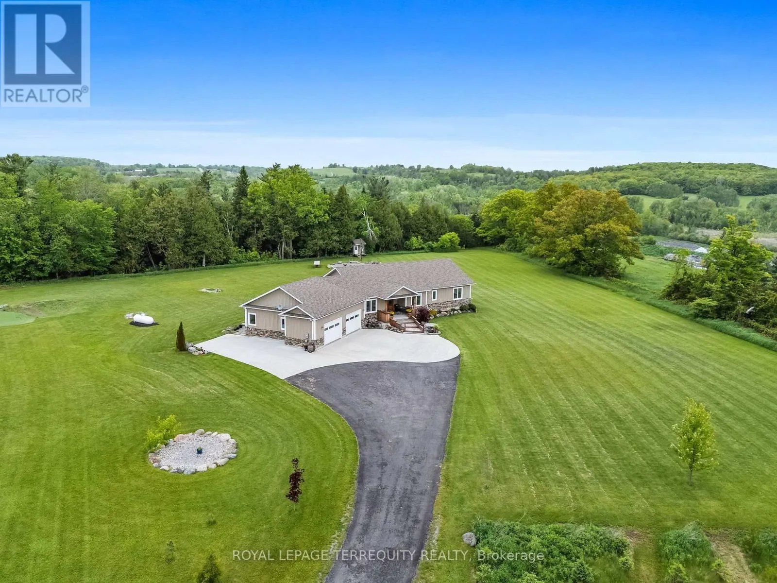 360 CONCESSION 6 EAST ROAD
