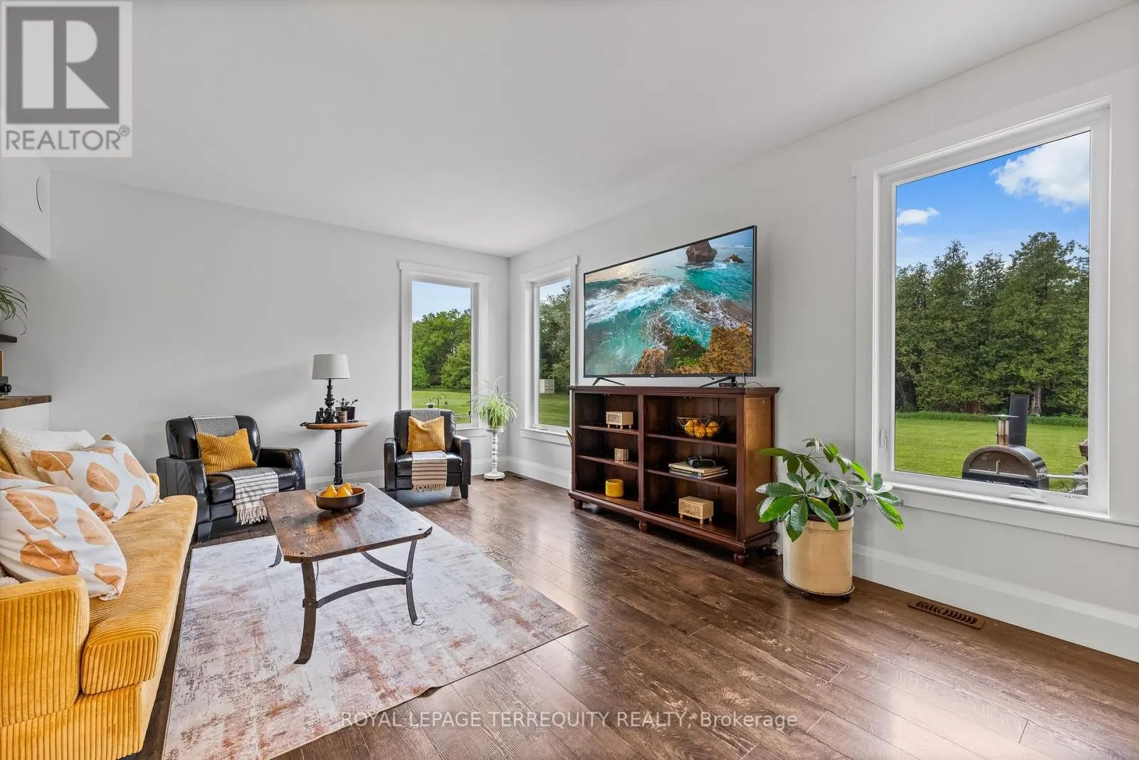 360 CONCESSION 6 EAST ROAD